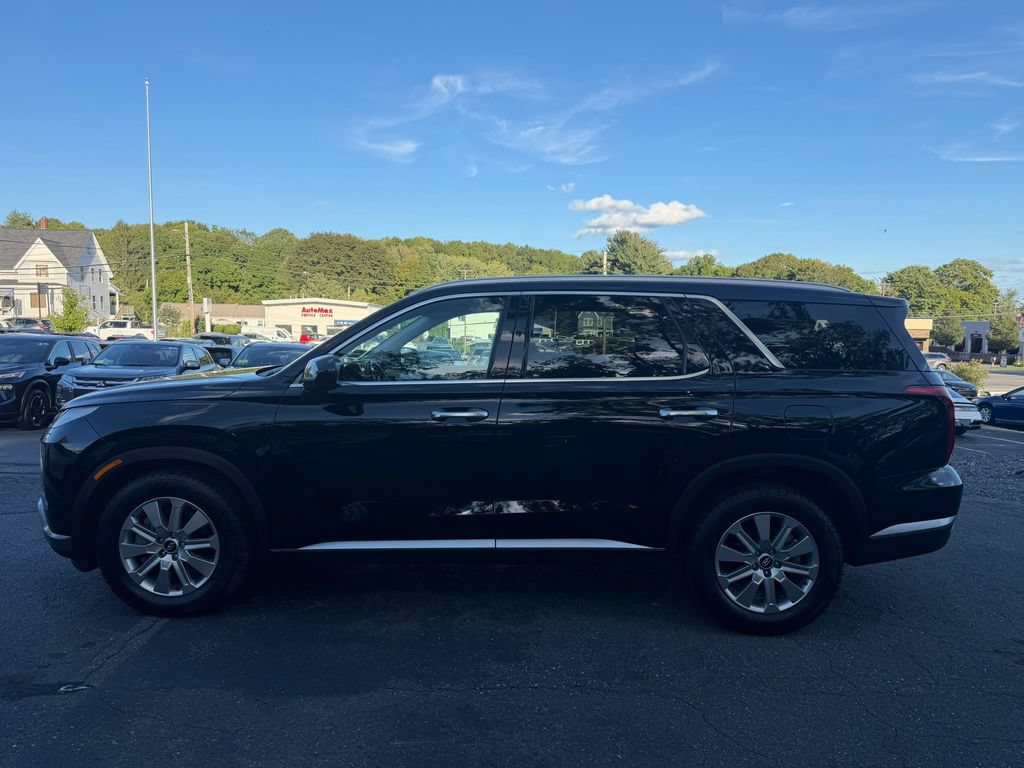 Used 2025 Hyundai Palisade SEL FWD image 2