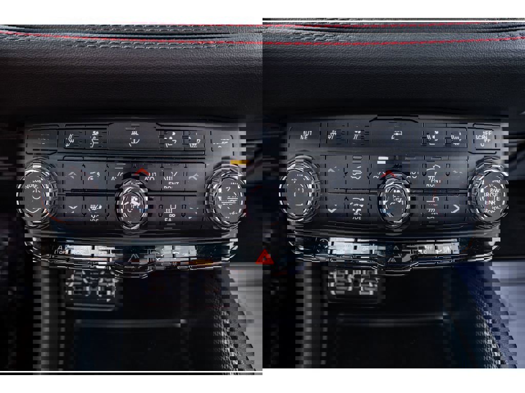 Used 2024 Dodge Durango GT AWD/4WD image 17