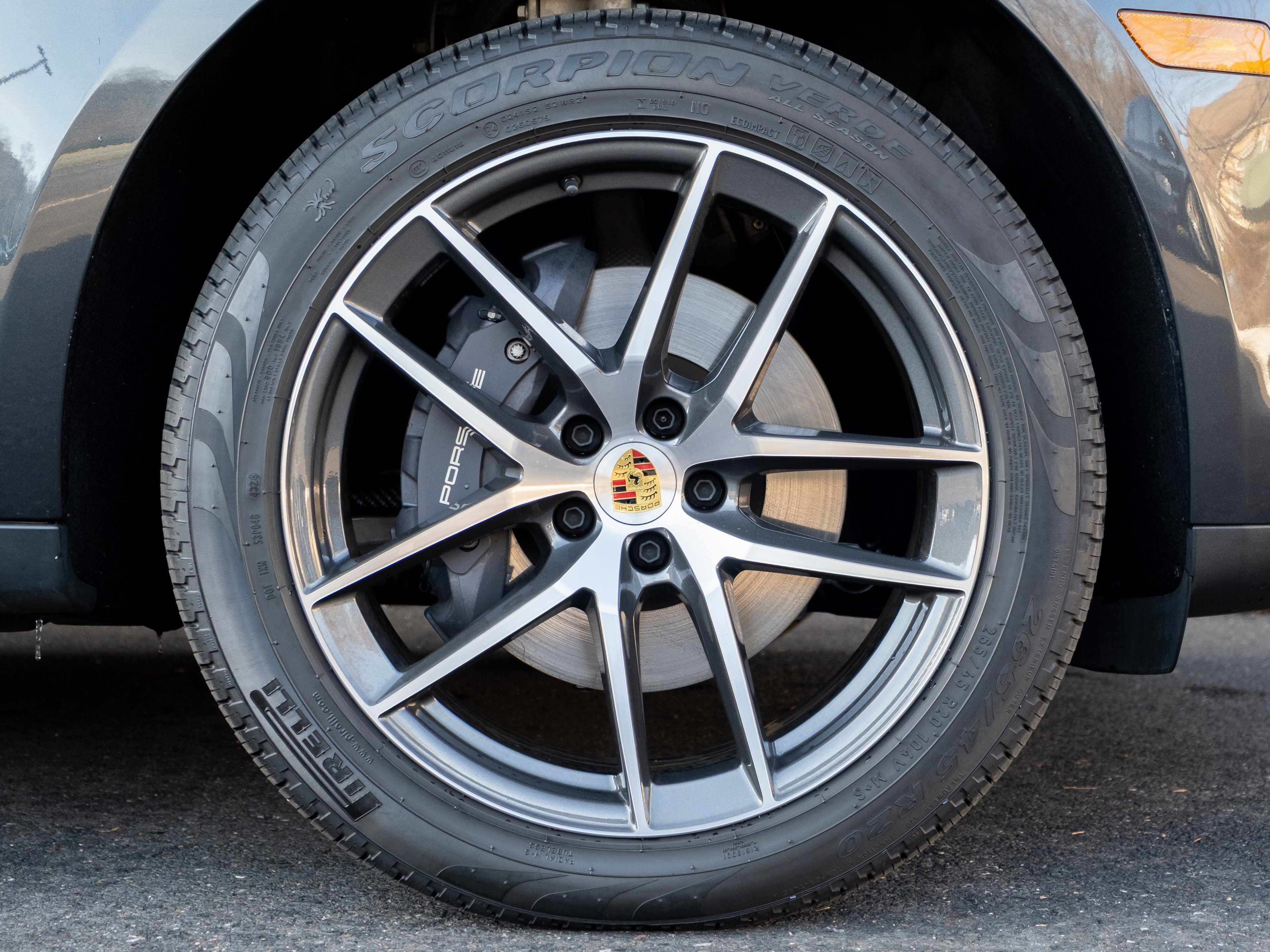 Certified 2025 Porsche Macan image 15