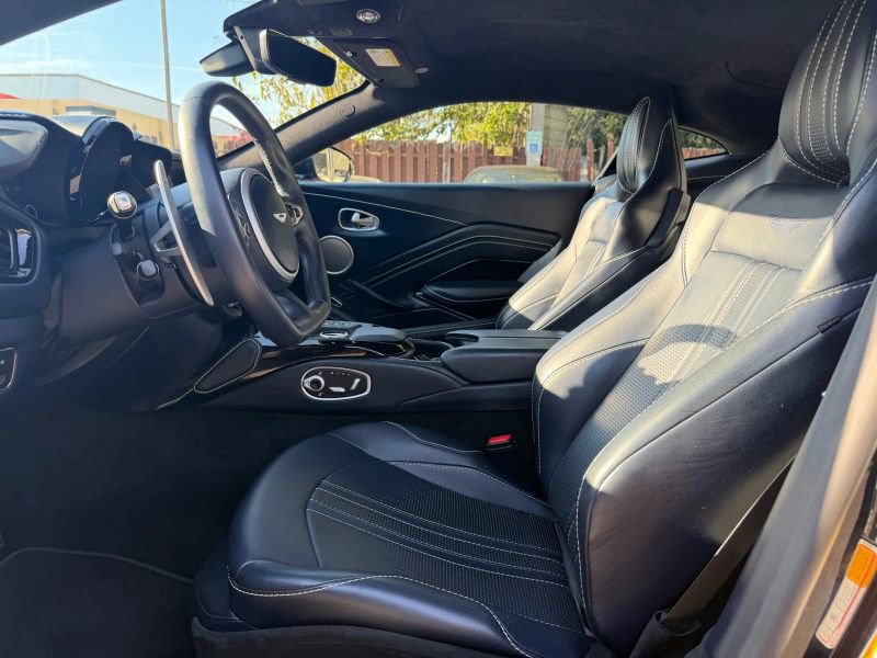 Used 2020 Aston Martin V8 Vantage Coupe image 9