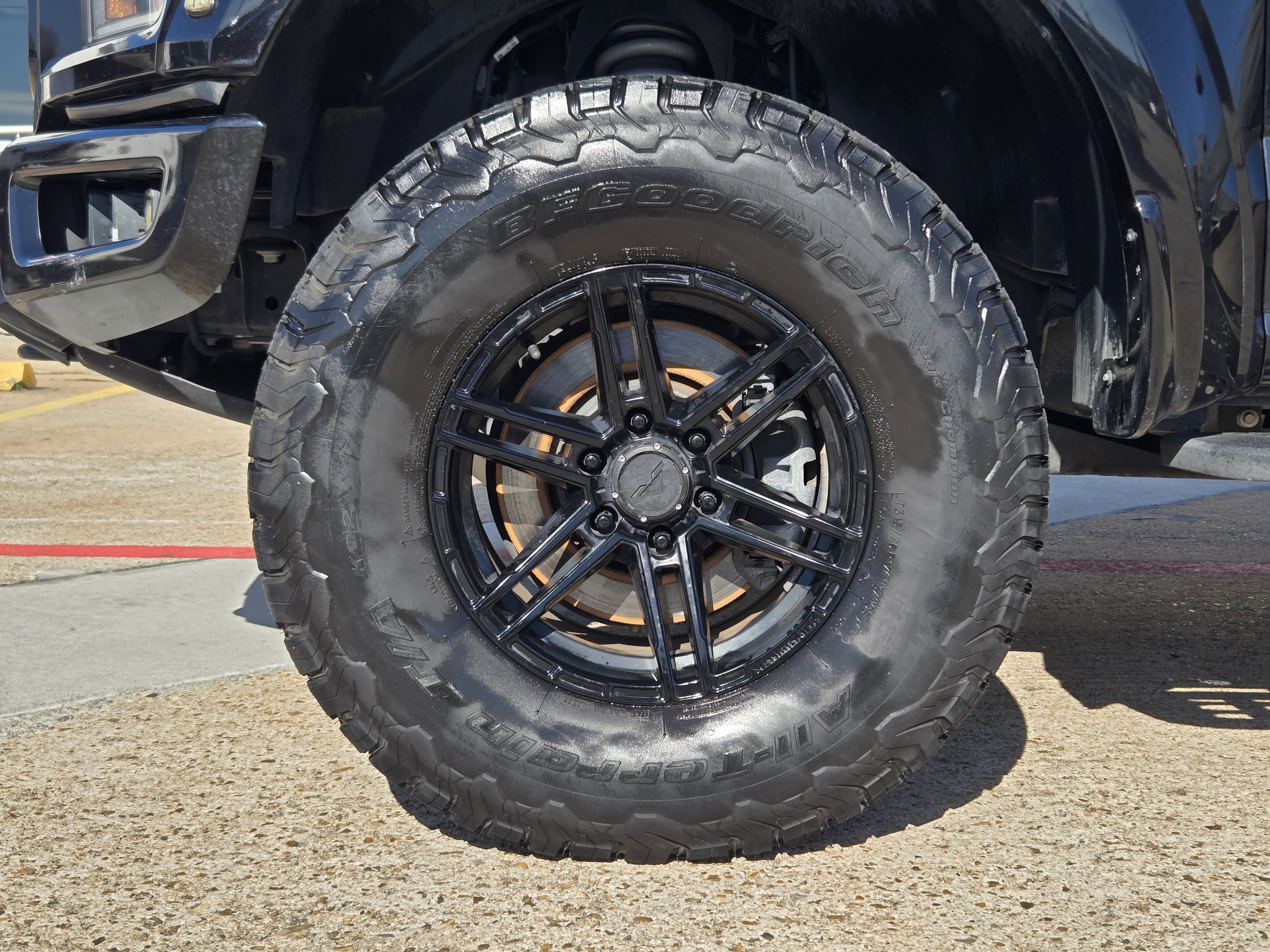 Used 2019 Ford F150 Raptor w/ Equipment Group 801A Mid image 7