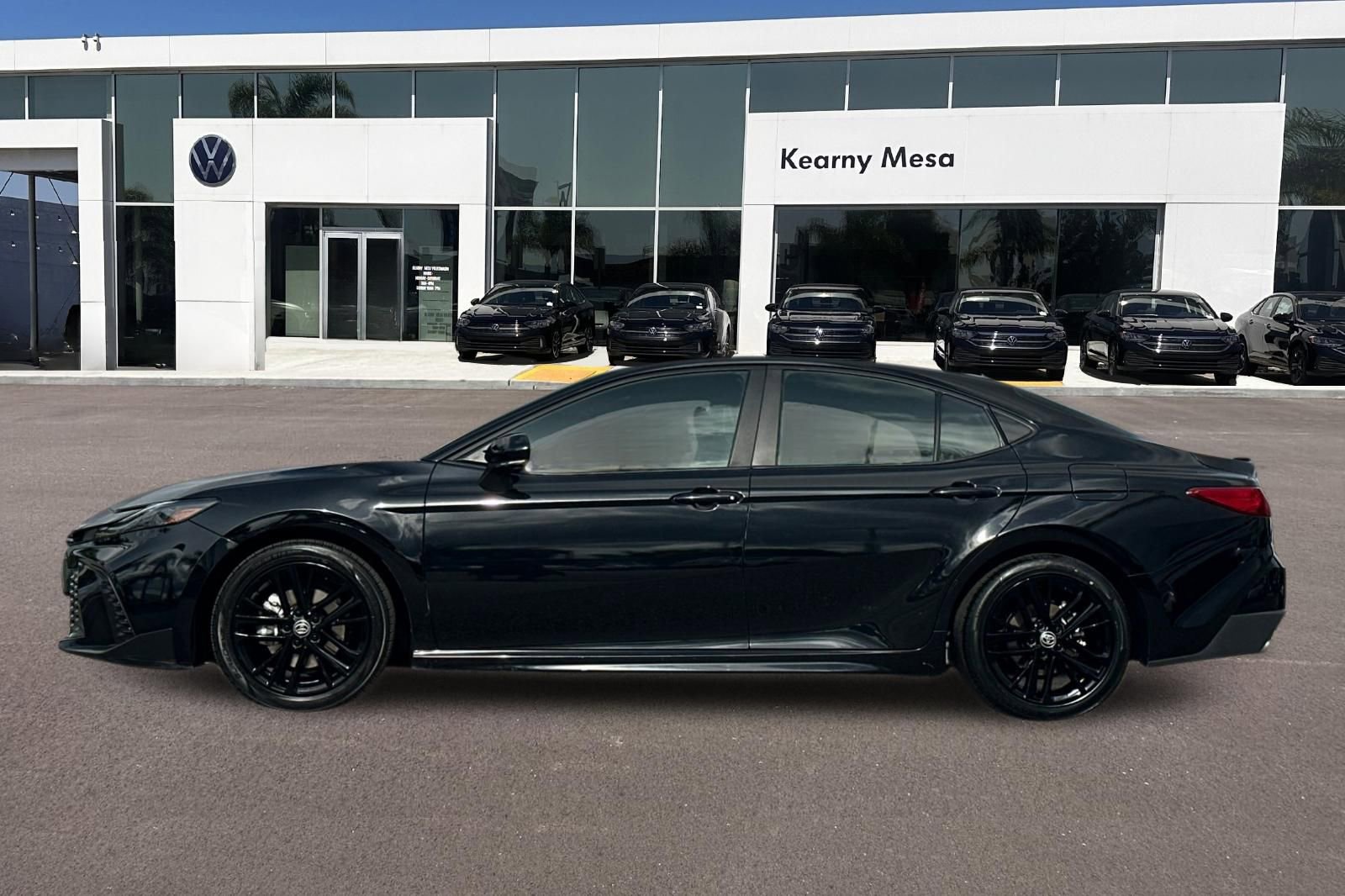 Used 2025 Toyota Camry SE FWD image 7
