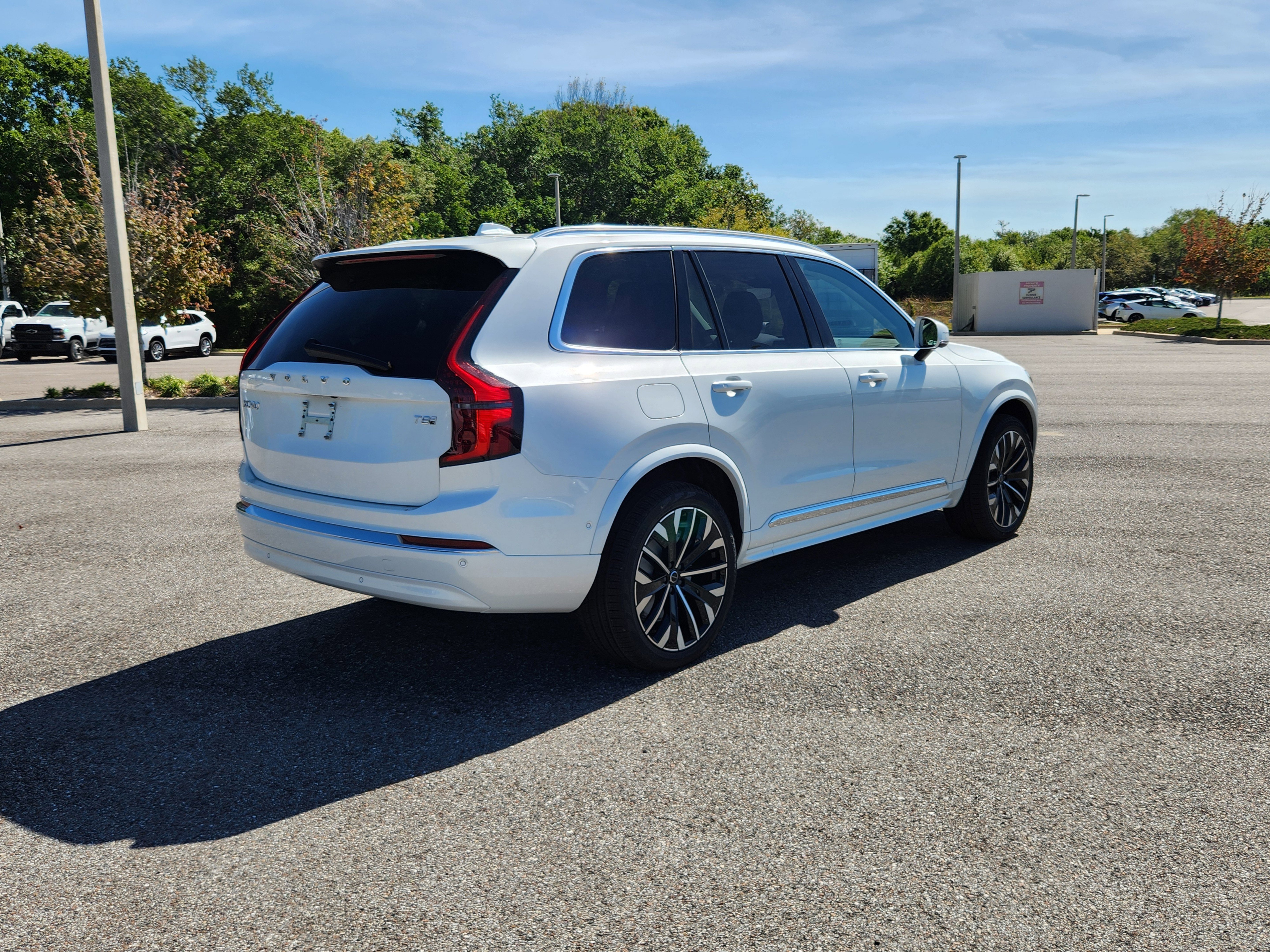 New 2025 Volvo XC90 T8 Plus w/ Protection Package image 7