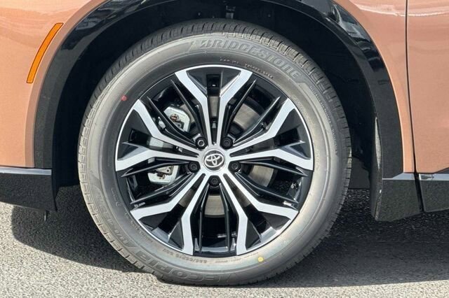 New 2025 Toyota Crown Signia AWD/4WD image 18