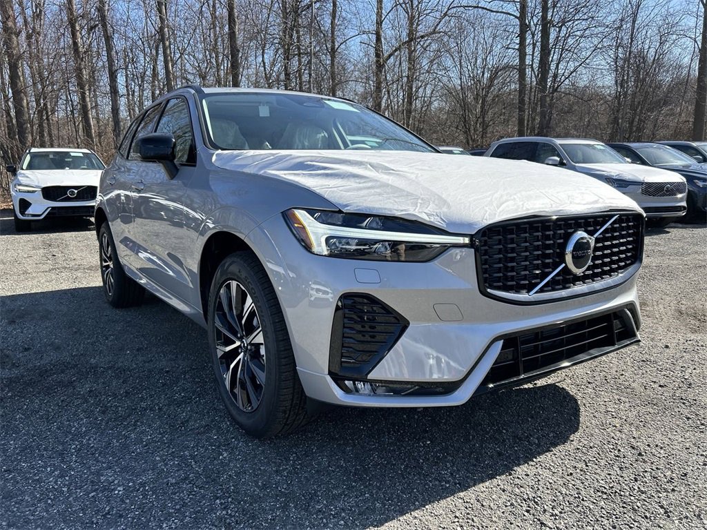 New 2025 Volvo XC60 B5 Core w/ Climate Package image 2