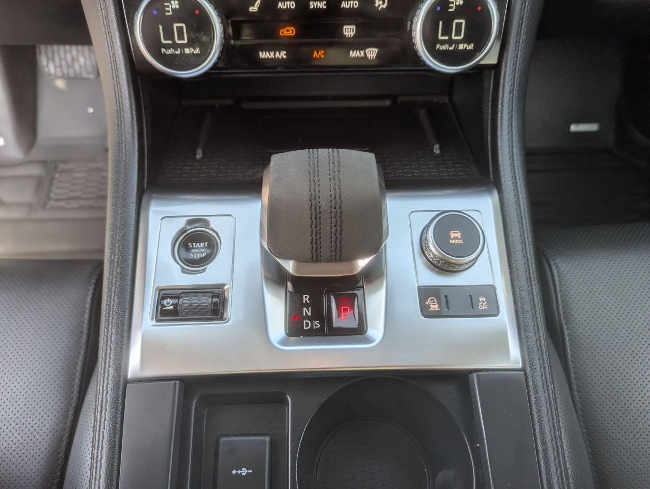 Used 2023 Jaguar F-PACE S image 25