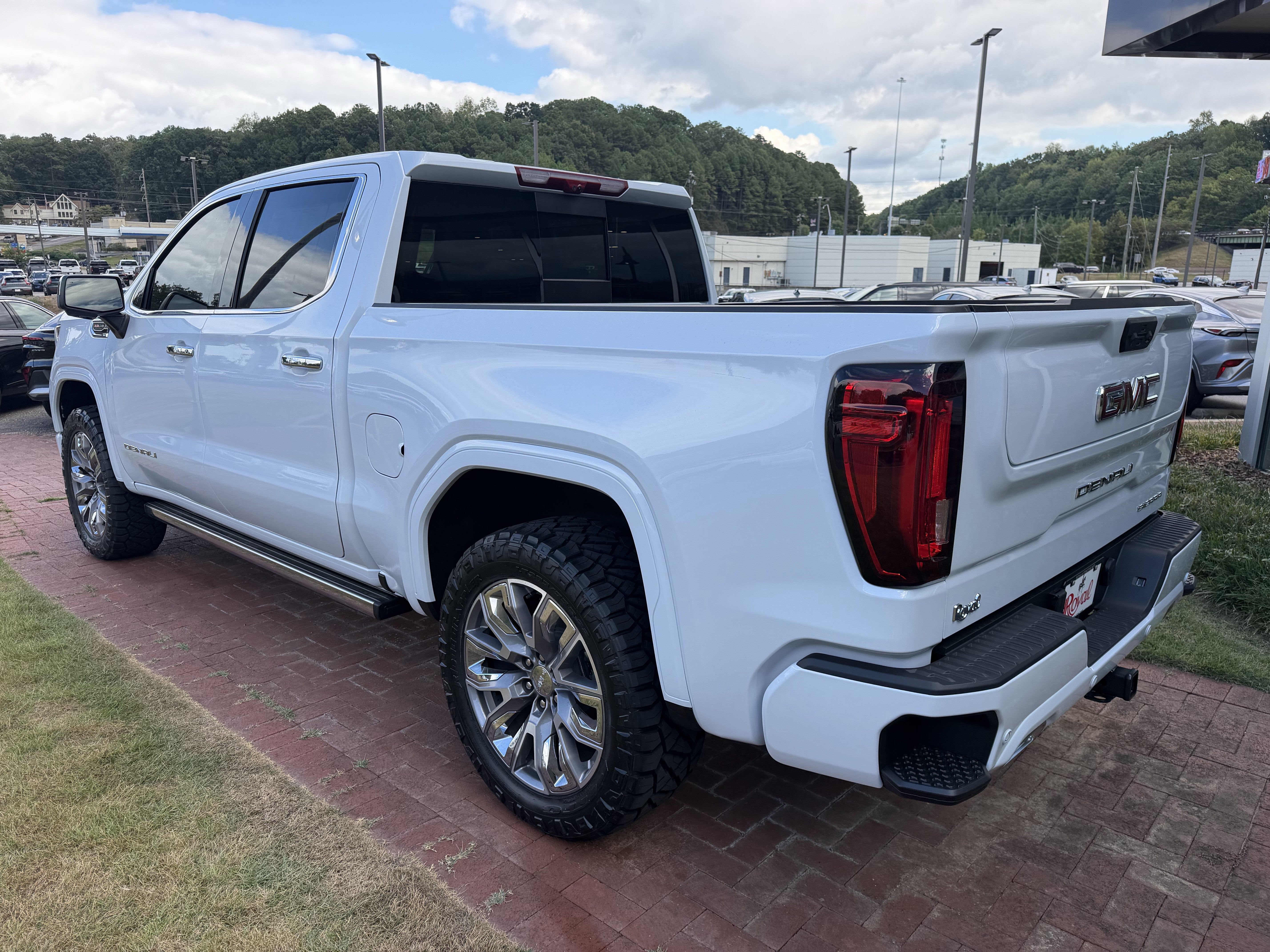 New 2026 GMC Sierra 1500 Denali AWD/4WD image 7
