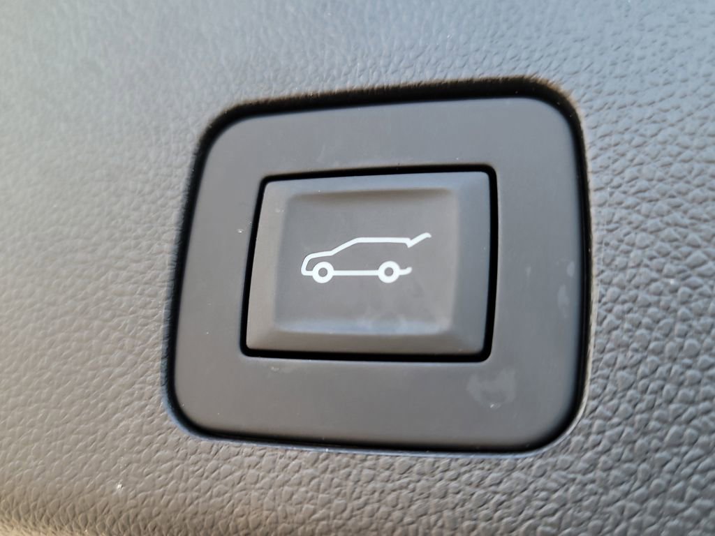Used 2025 Buick Encore GX Sport Touring w/ Comfort Package image 8