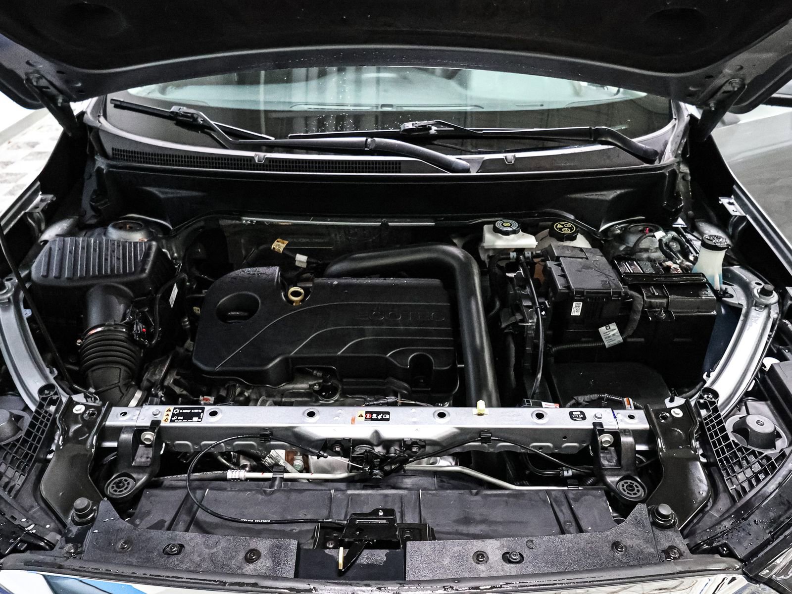 Used 2024 GMC Terrain SLT image 16