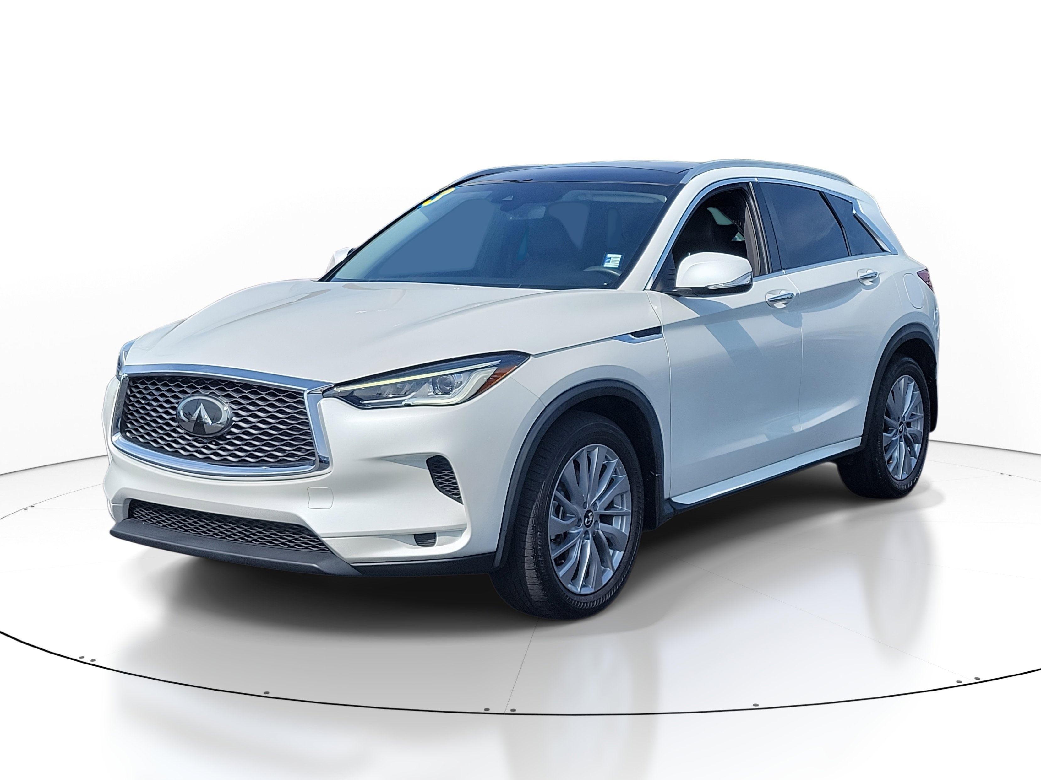 Used 2023 INFINITI QX50 Luxe image 3