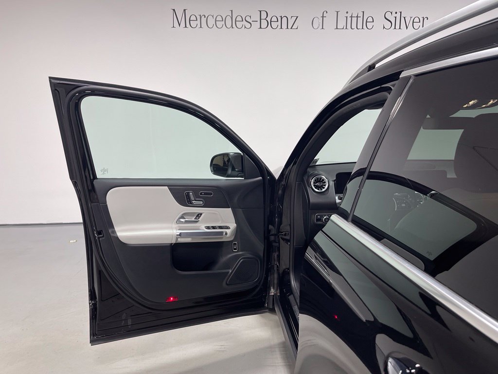 Certified 2023 Mercedes-Benz GLB 250 4MATIC image 17