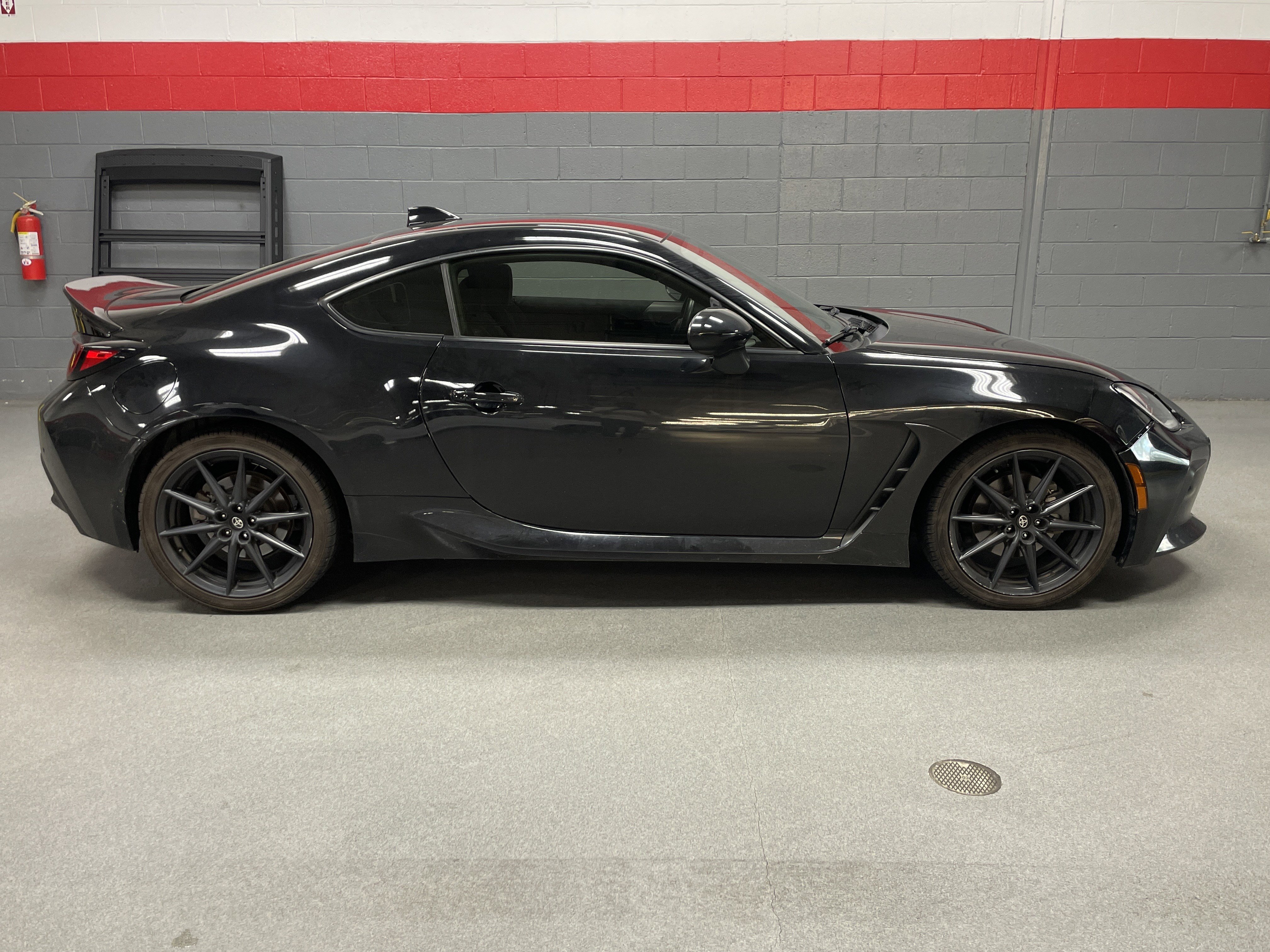 Used 2023 Toyota GR86 Premium w/ ALL Weather Mat Package (TMS) image 7