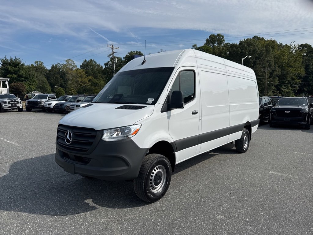 Used 2025 Mercedes-Benz Sprinter 2500 image 1