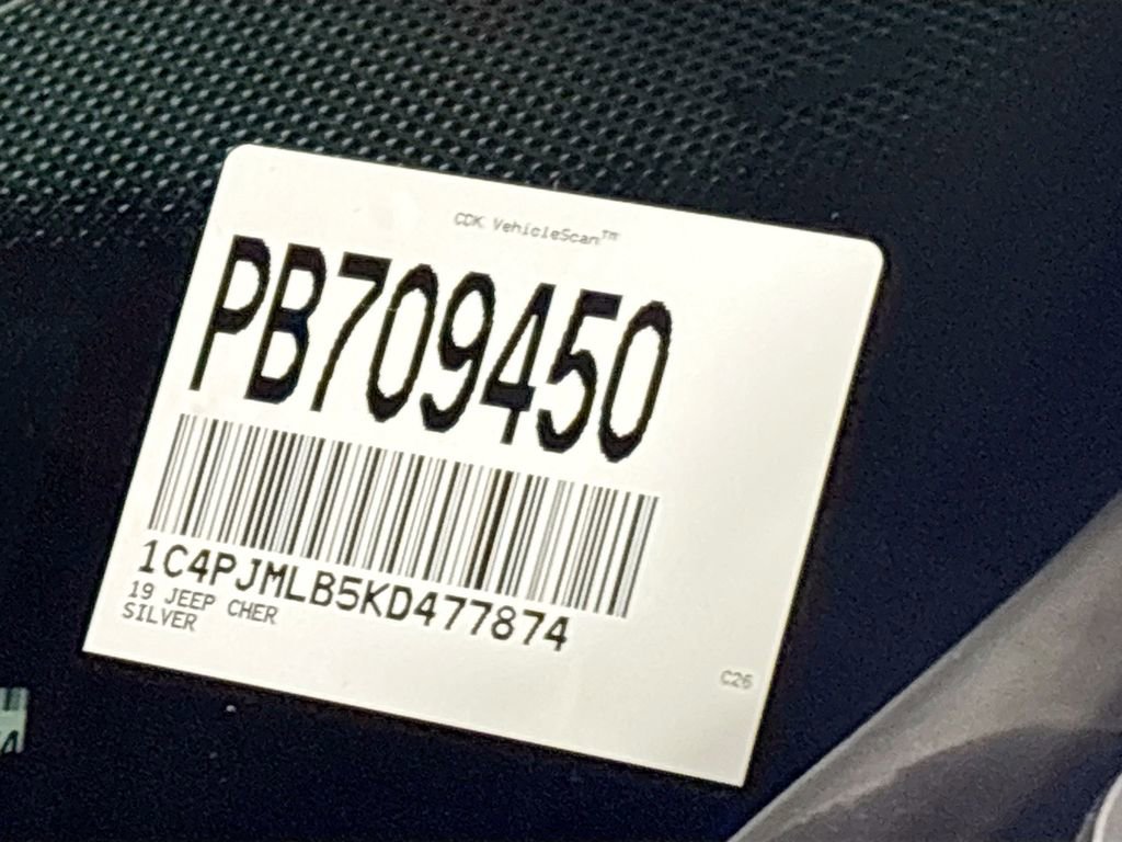 Used 2019 Jeep Cherokee Latitude Plus w/ Cold Weather Group image 24