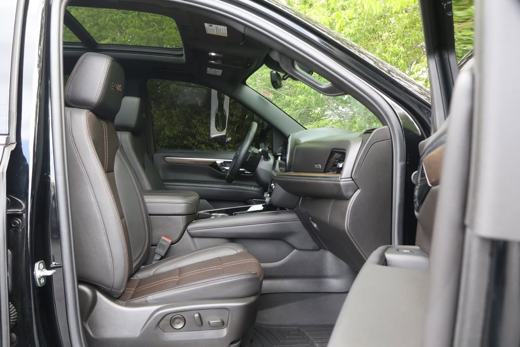 Used 2025 Chevrolet Tahoe High Country w/ Sun And Tow Package AWD/4WD image 44