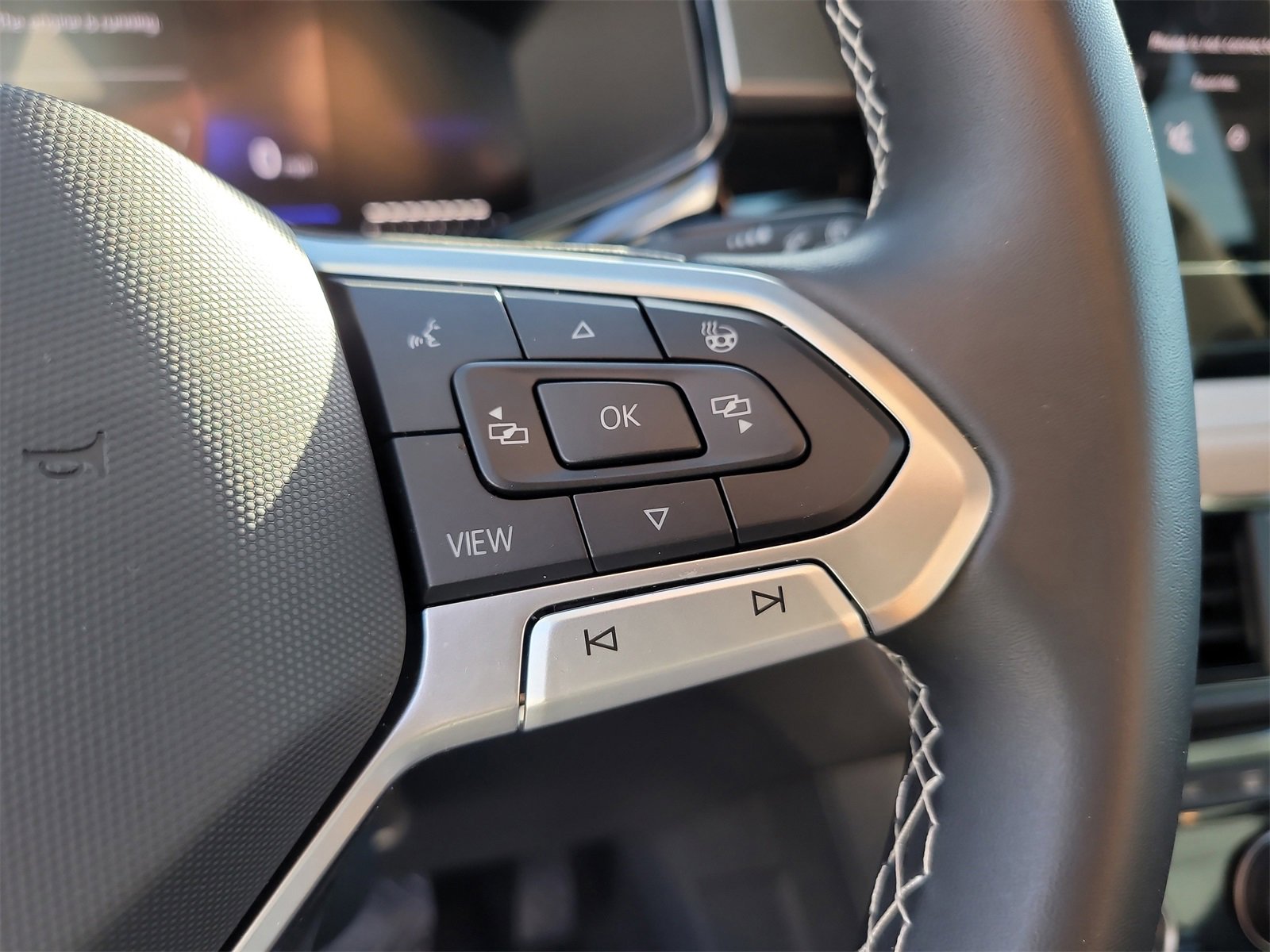 Used 2025 Volkswagen Taos S image 30