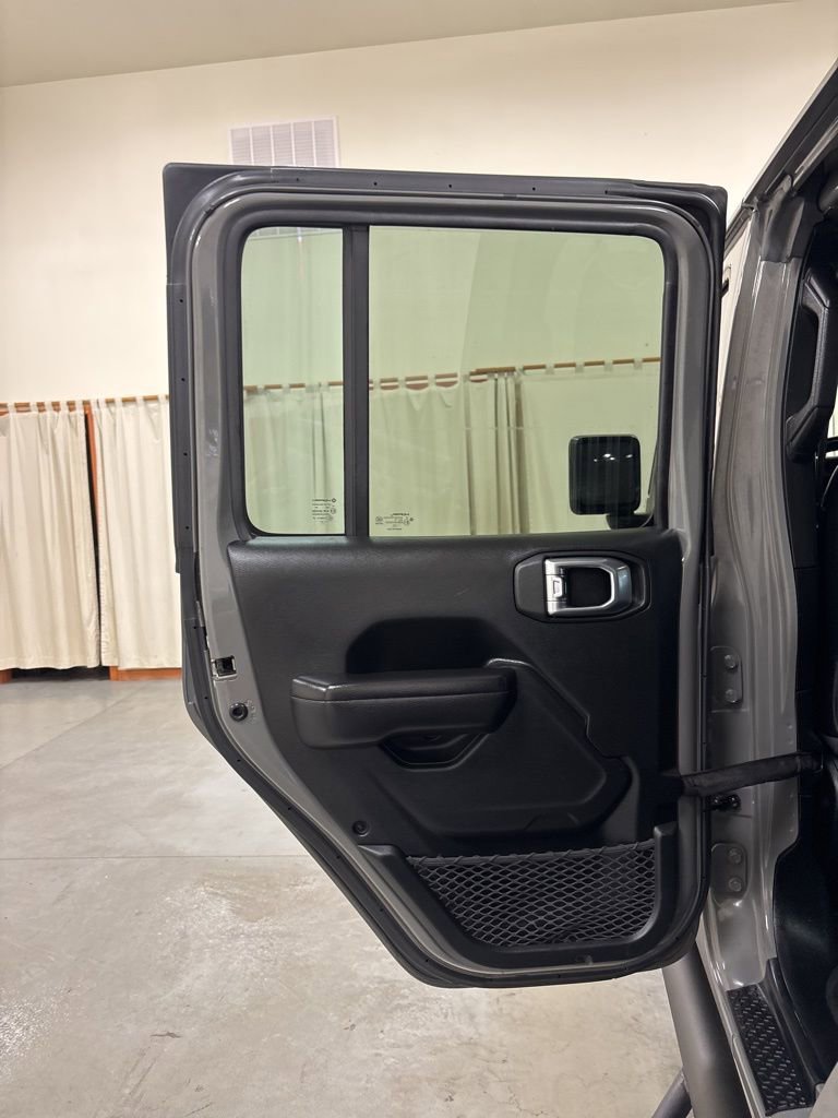 Used 2021 Jeep Gladiator Mojave AWD/4WD image 22