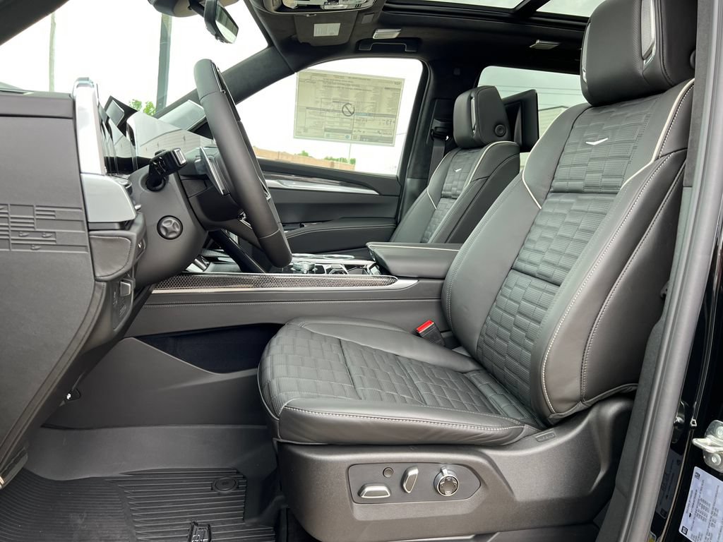 New 2026 Cadillac Escalade V w/ LPO, ONYX Package AWD/4WD image 3