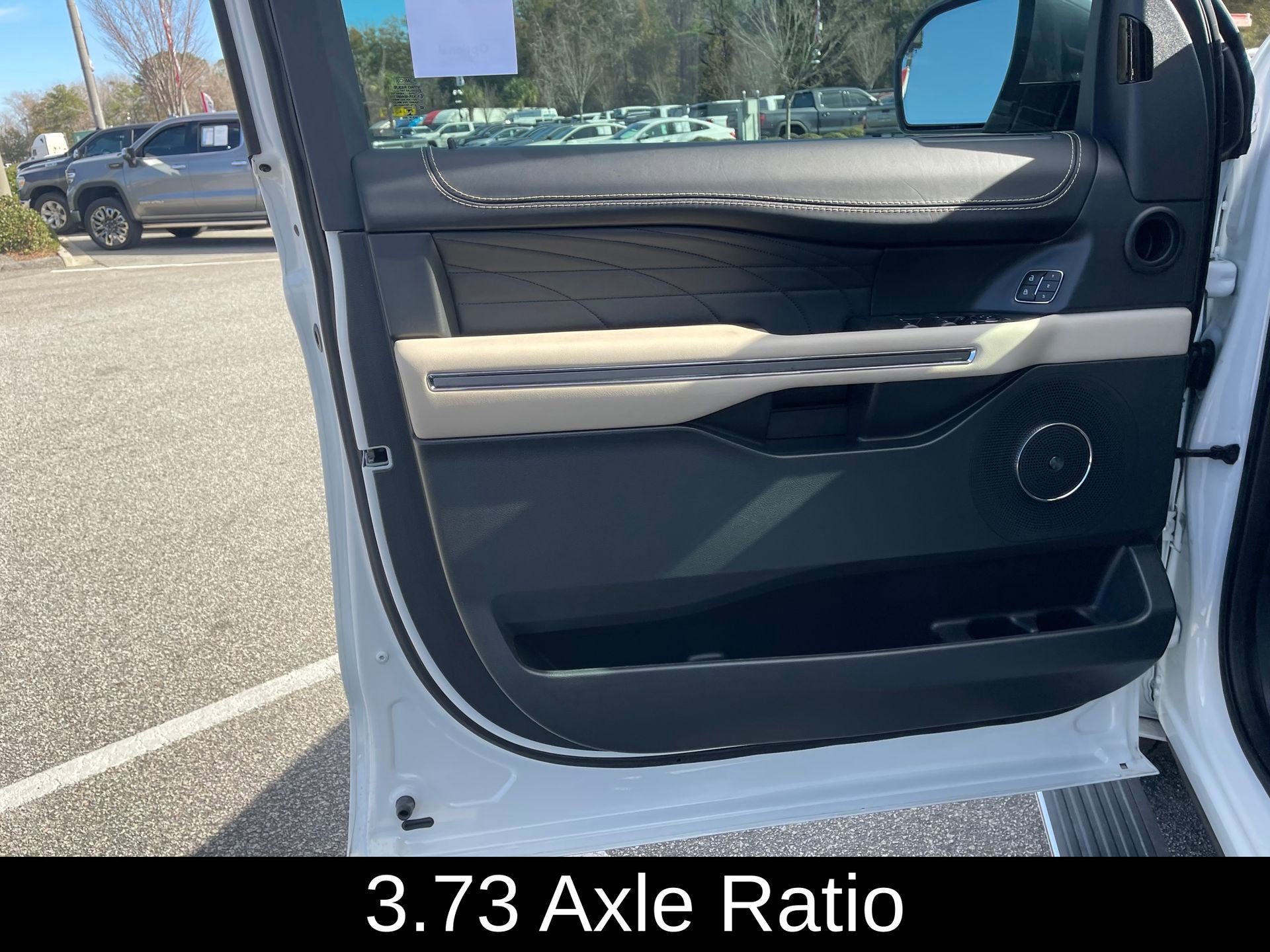 Used 2023 Ford Expedition Max Platinum image 11