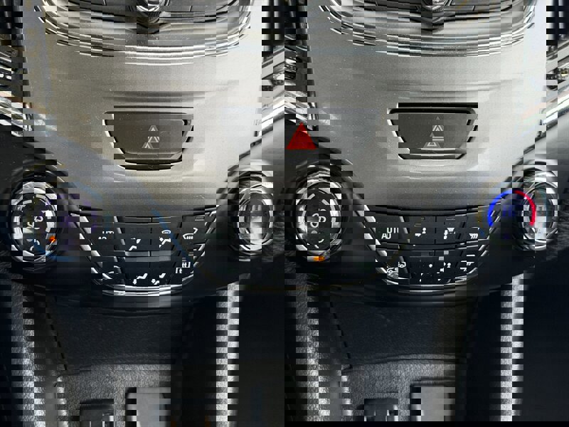 Used 2019 Chevrolet Cruze LT image 18