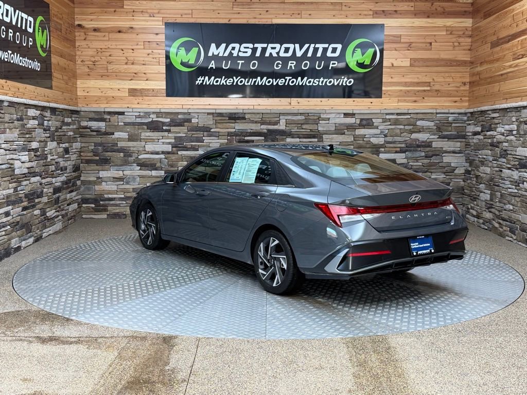 Certified 2025 Hyundai Elantra Limited image 7