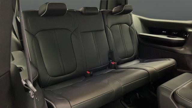 Used 2023 Jeep Grand Wagoneer Series II image 25