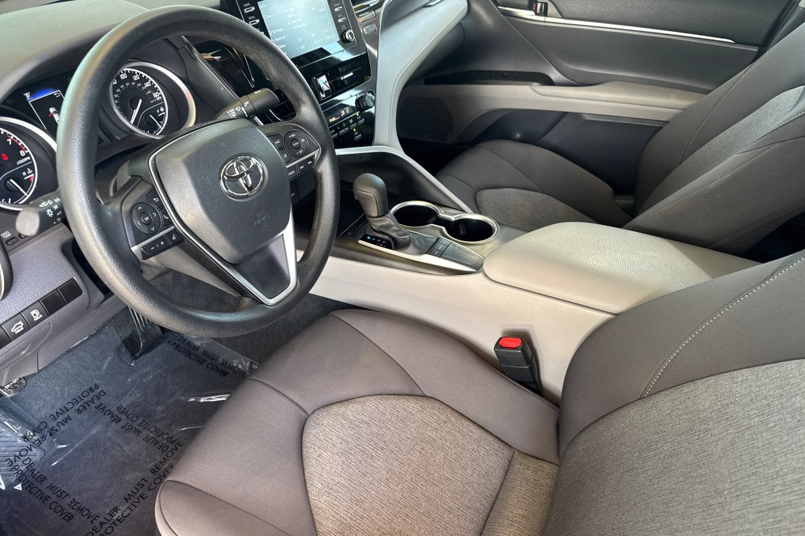 Used 2024 Toyota Camry LE FWD image 11