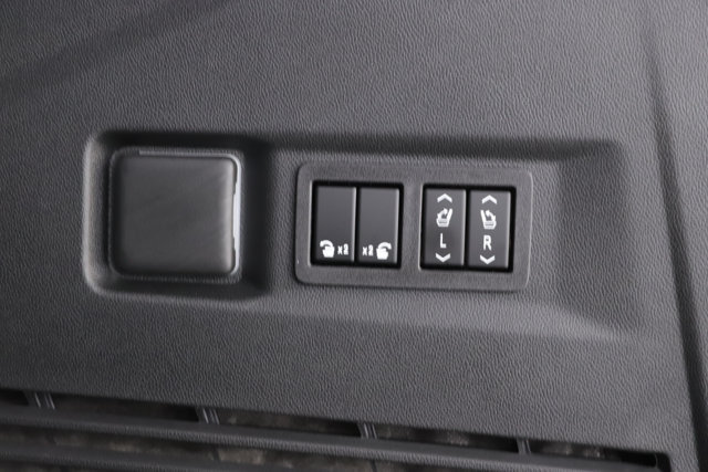 Used 2026 GMC Yukon Denali Ultimate w/ LPO, Floor Liner Package AWD/4WD image 36