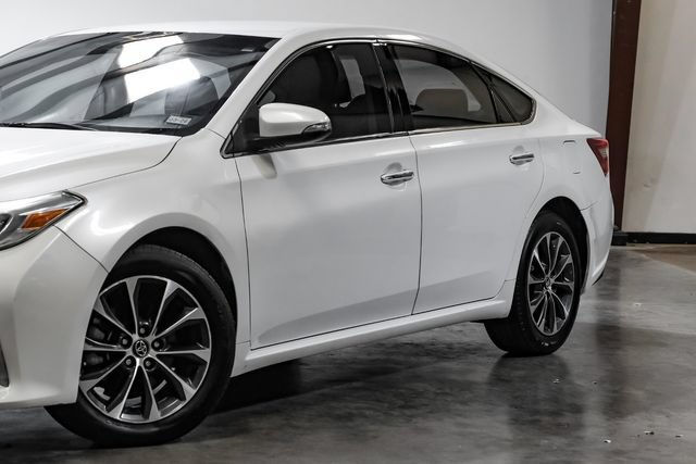 Used 2016 Toyota Avalon XLE FWD image 7