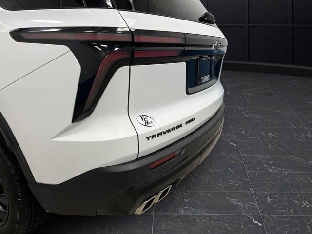 Used 2024 Chevrolet Traverse LT w/ Midnight/Sport Edition image 37