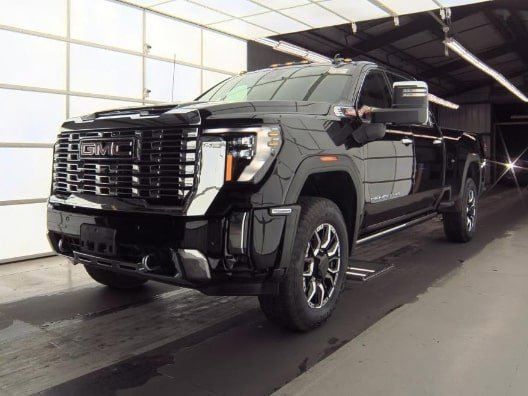 Used 2024 GMC Sierra 3500 Denali image 1