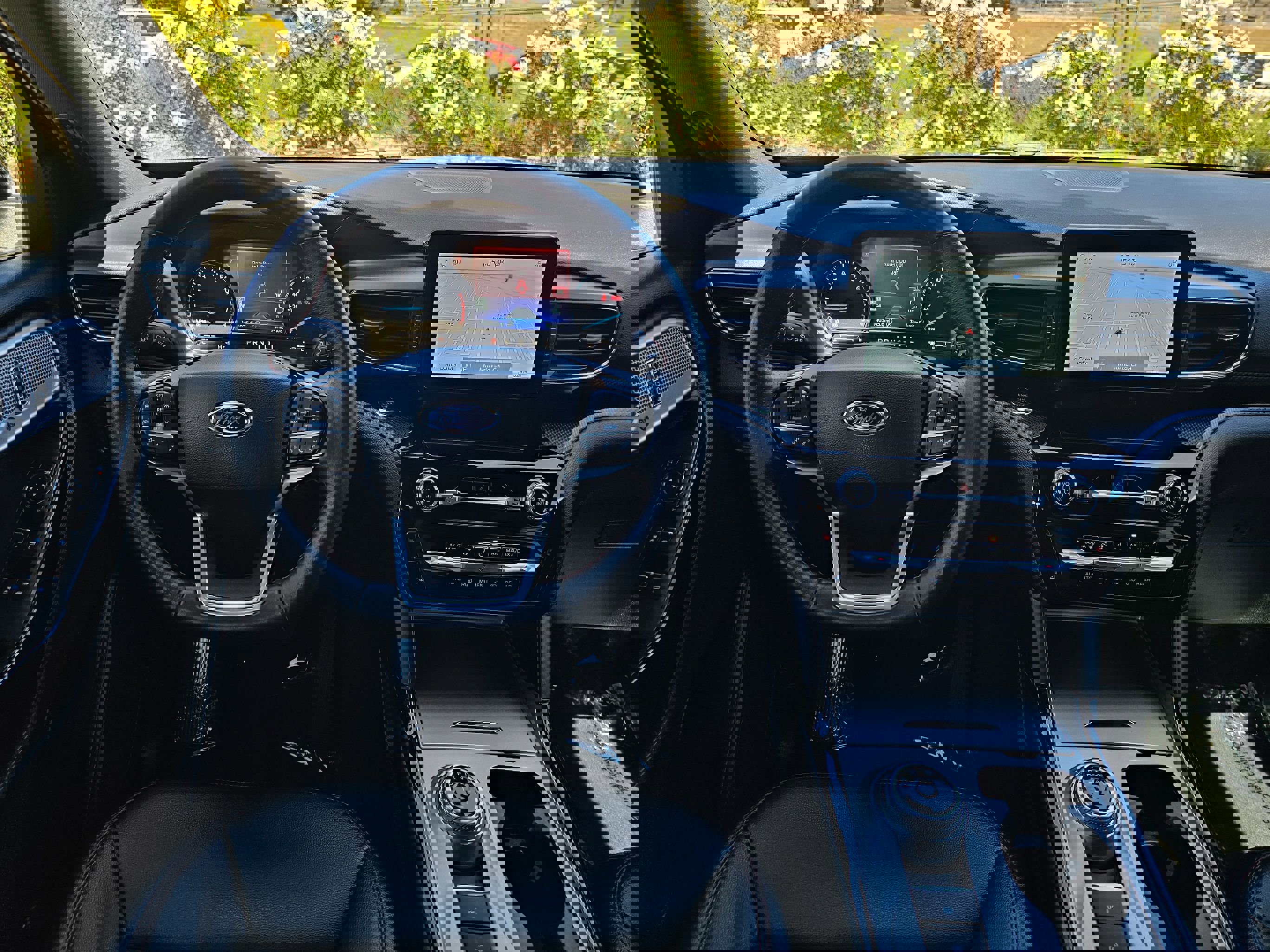 Used 2024 Ford Explorer ST-Line w/ Class IV Trailer Tow Package RWD image 24