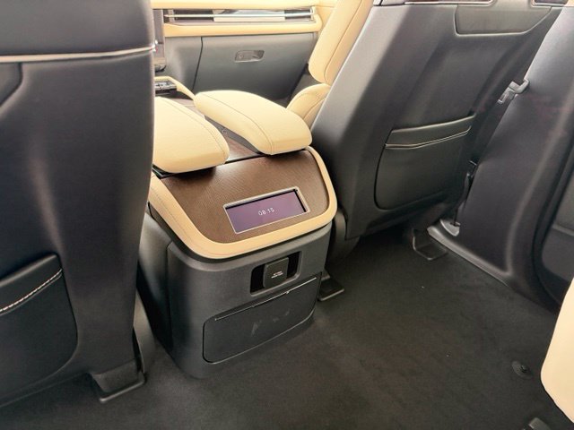 New 2027 Lincoln Navigator L Reserve w/ Jet Appearance Package AWD/4WD image 8