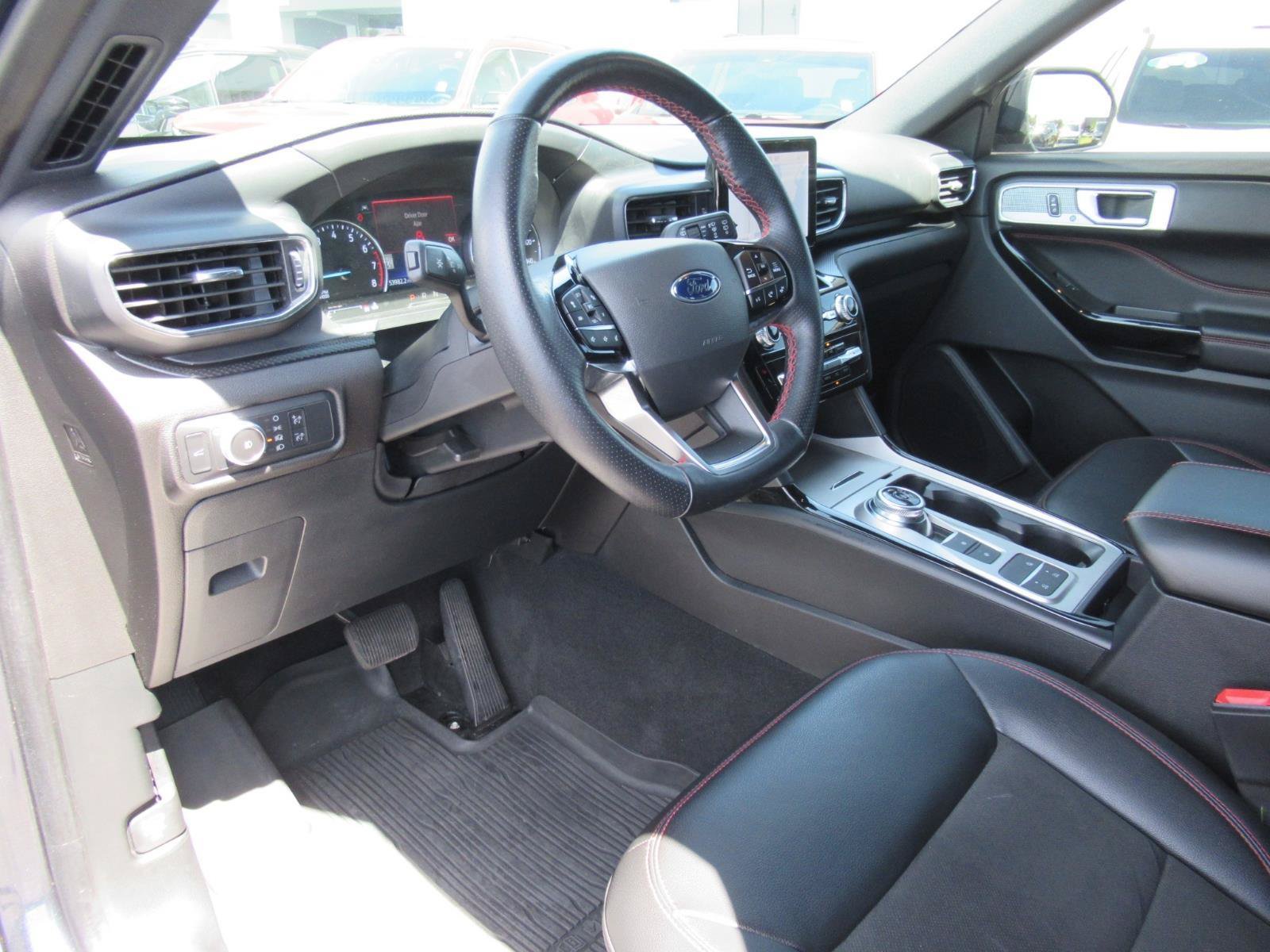 Used 2022 Ford Explorer ST-Line w/ Class IV Trailer Tow Package RWD image 17