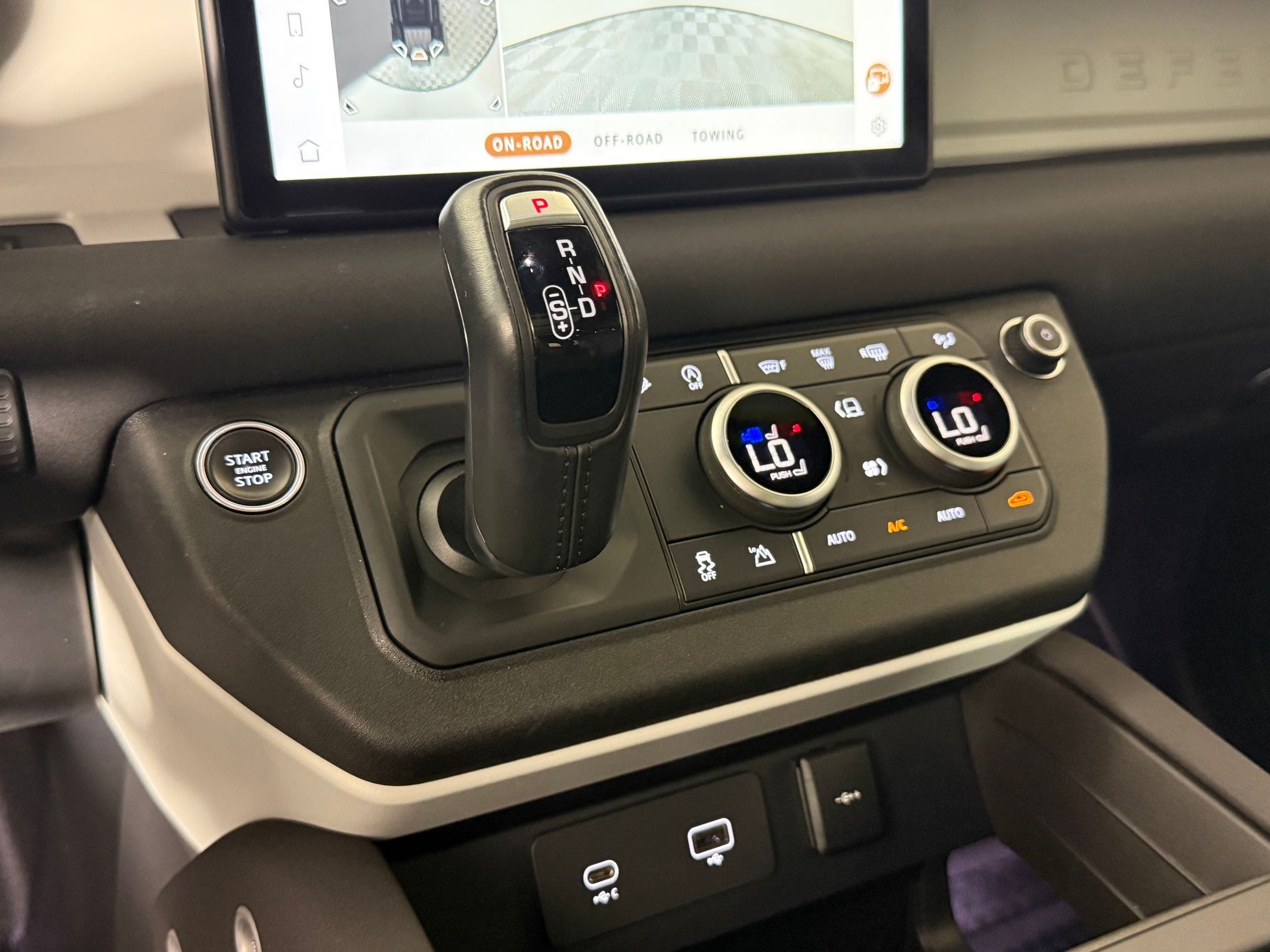 Certified 2023 Land Rover Defender 110 X-Dynamic SE AWD/4WD image 16