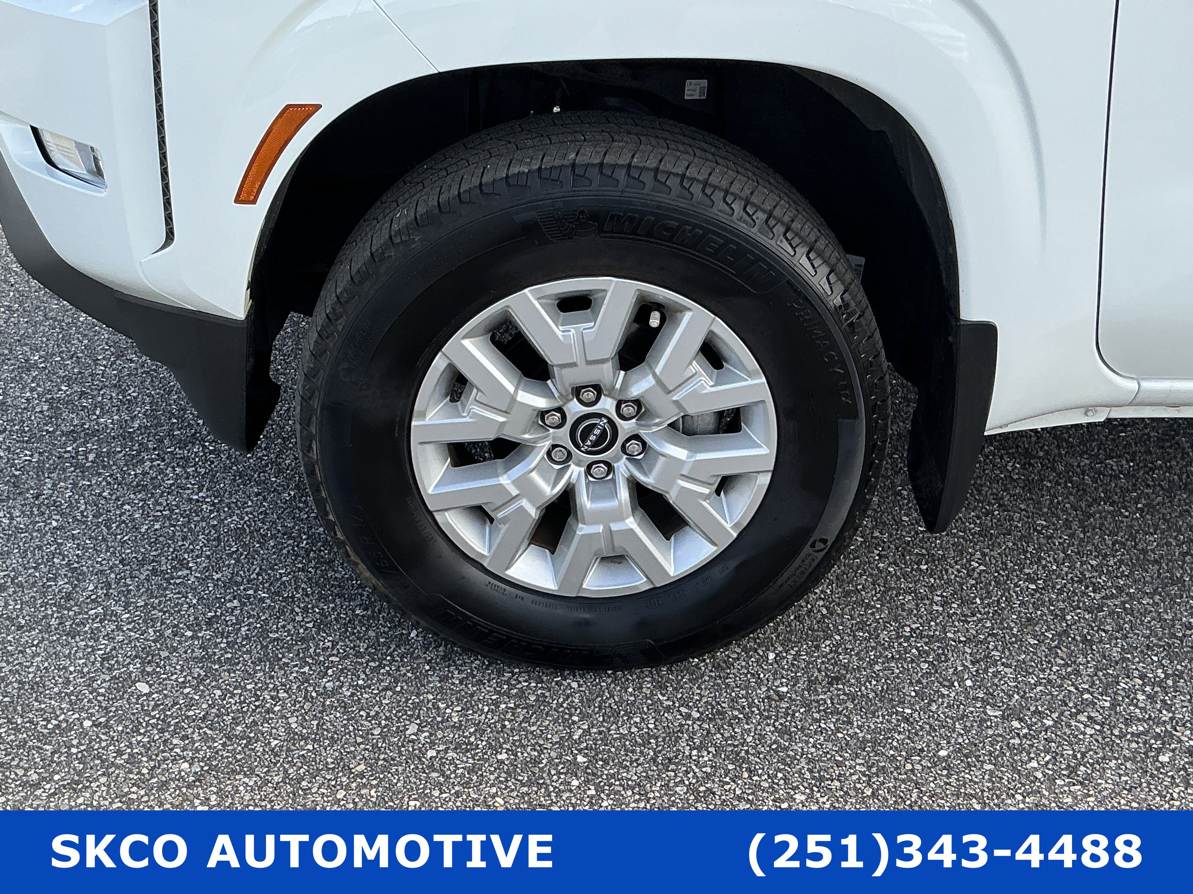 Used 2024 Nissan Frontier SV w/ SV Convenience Package image 9