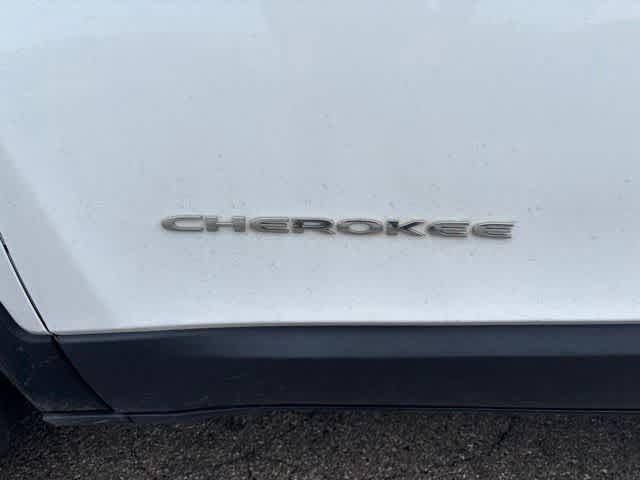 Used 2015 Jeep Cherokee Sport AWD/4WD image 5