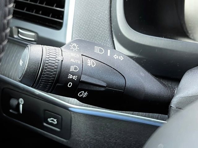 Used 2020 Volvo XC90 T6 Momentum image 32