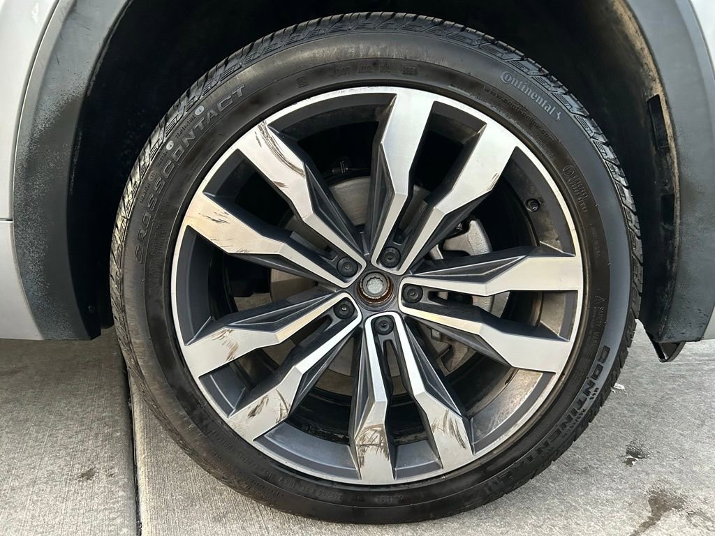 Used 2021 Volkswagen Atlas Cross Sport SEL Premium R-Line image 32