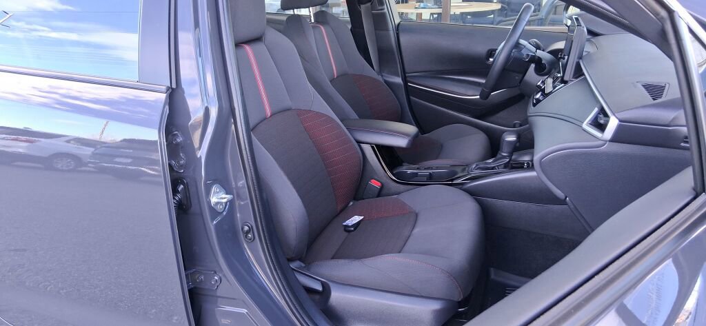 Used 2024 Toyota Corolla SE w/ SE Package image 26