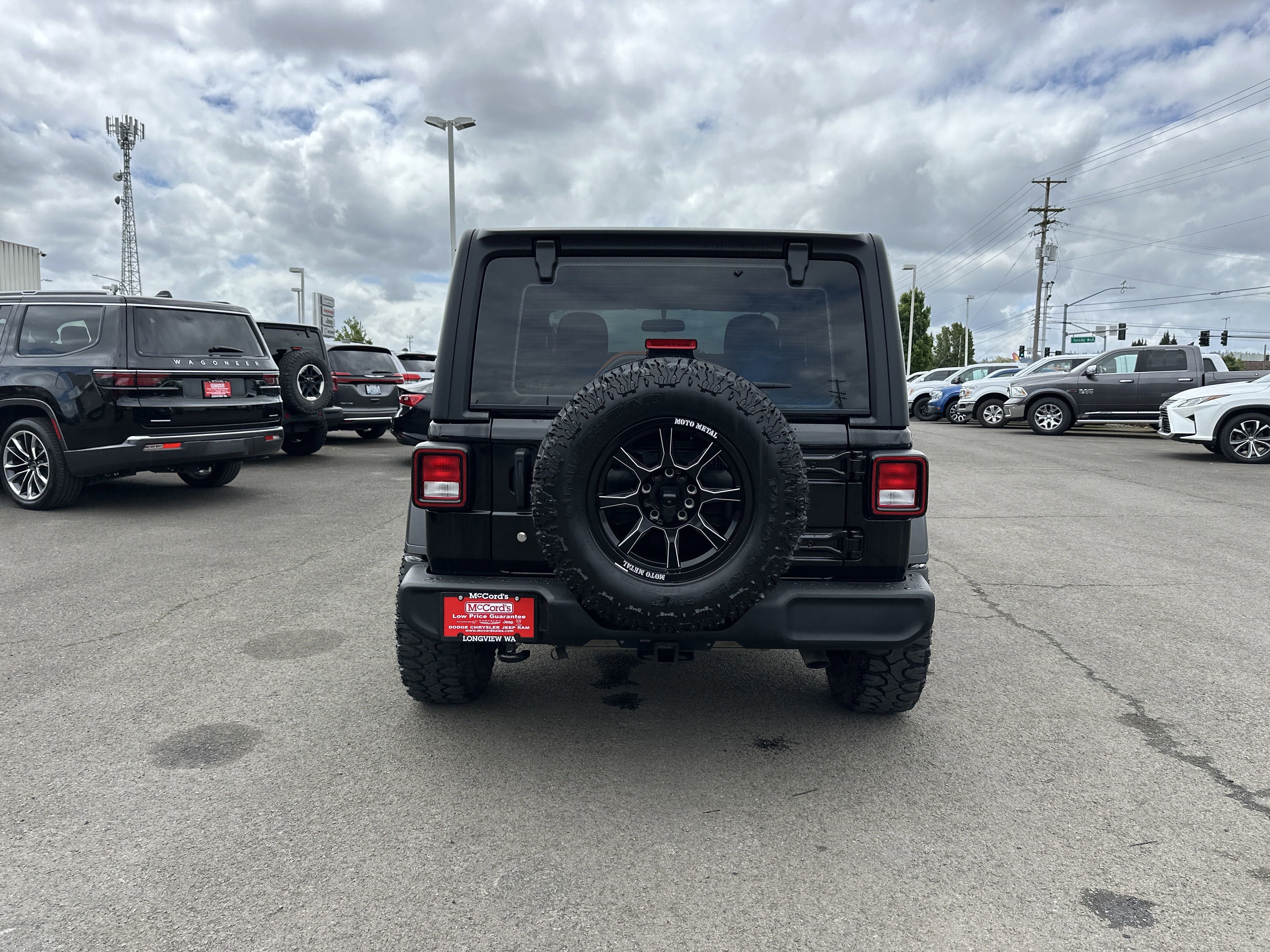 Used 2022 Jeep Wrangler Sport image 4