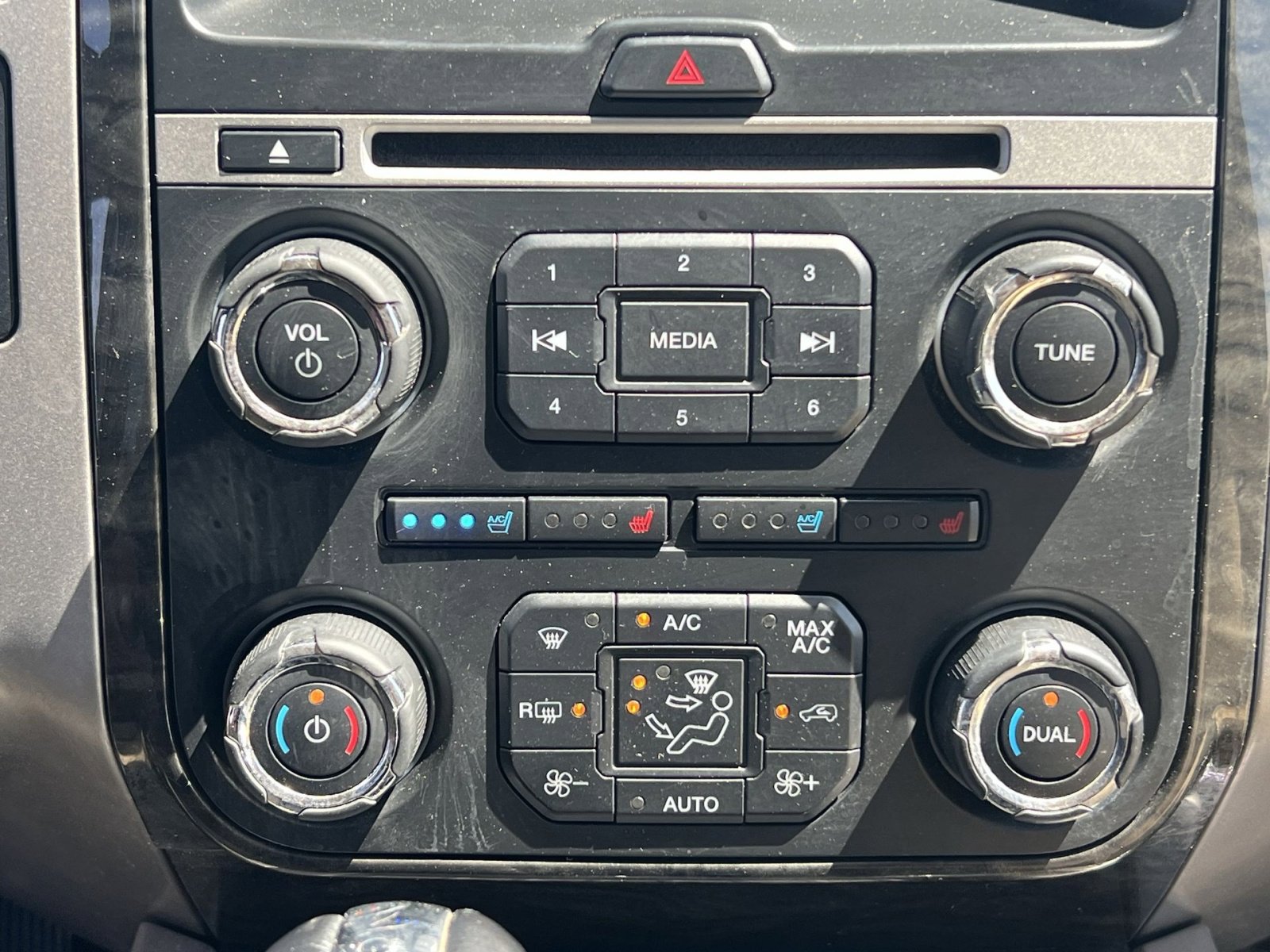 Used 2015 Ford Expedition Limited w/ Equipment Group 301A image 28