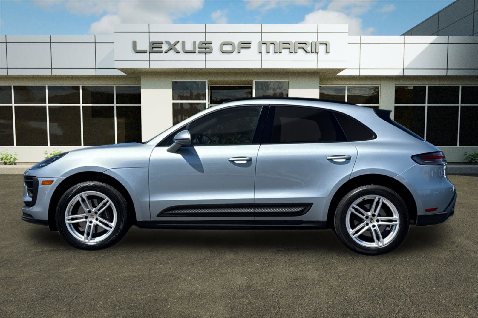 Used 2022 Porsche Macan AWD/4WD image 2