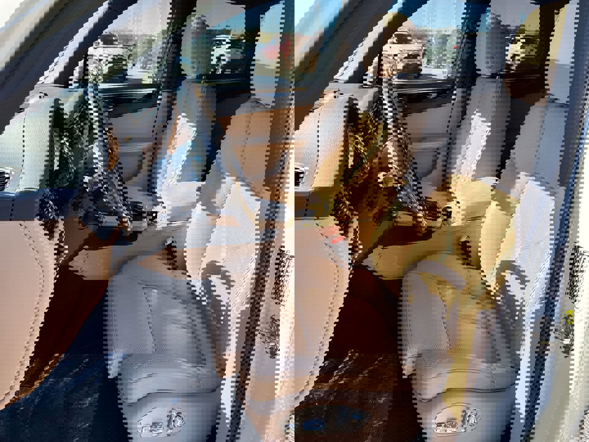 Used 2021 Porsche Macan Premium Plus image 13