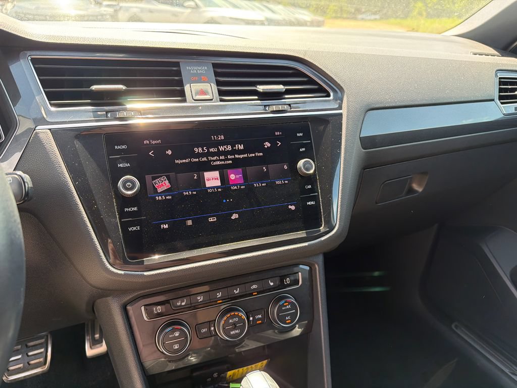 Used 2019 Volkswagen Tiguan SEL Premium R-Line AWD/4WD image 28