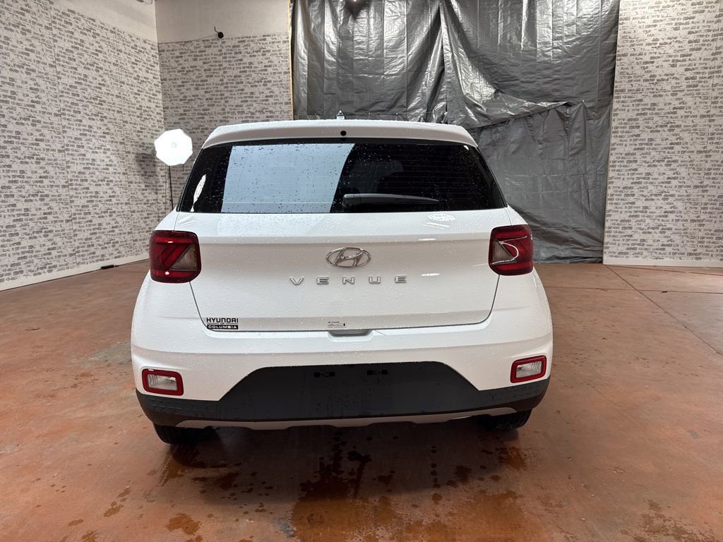Used 2025 Hyundai Venue SE image 6