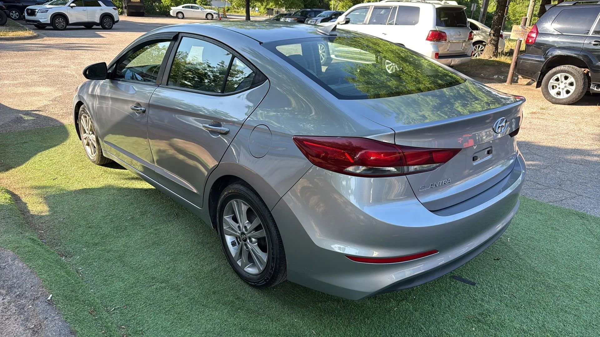 Used 2017 Hyundai Elantra SE w/ SE A/T Tech Package 03 FWD image 5