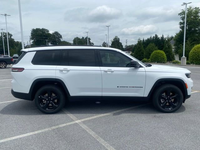 New 2025 Jeep Grand Cherokee L Limited w/ Luxury Tech Group II image 9