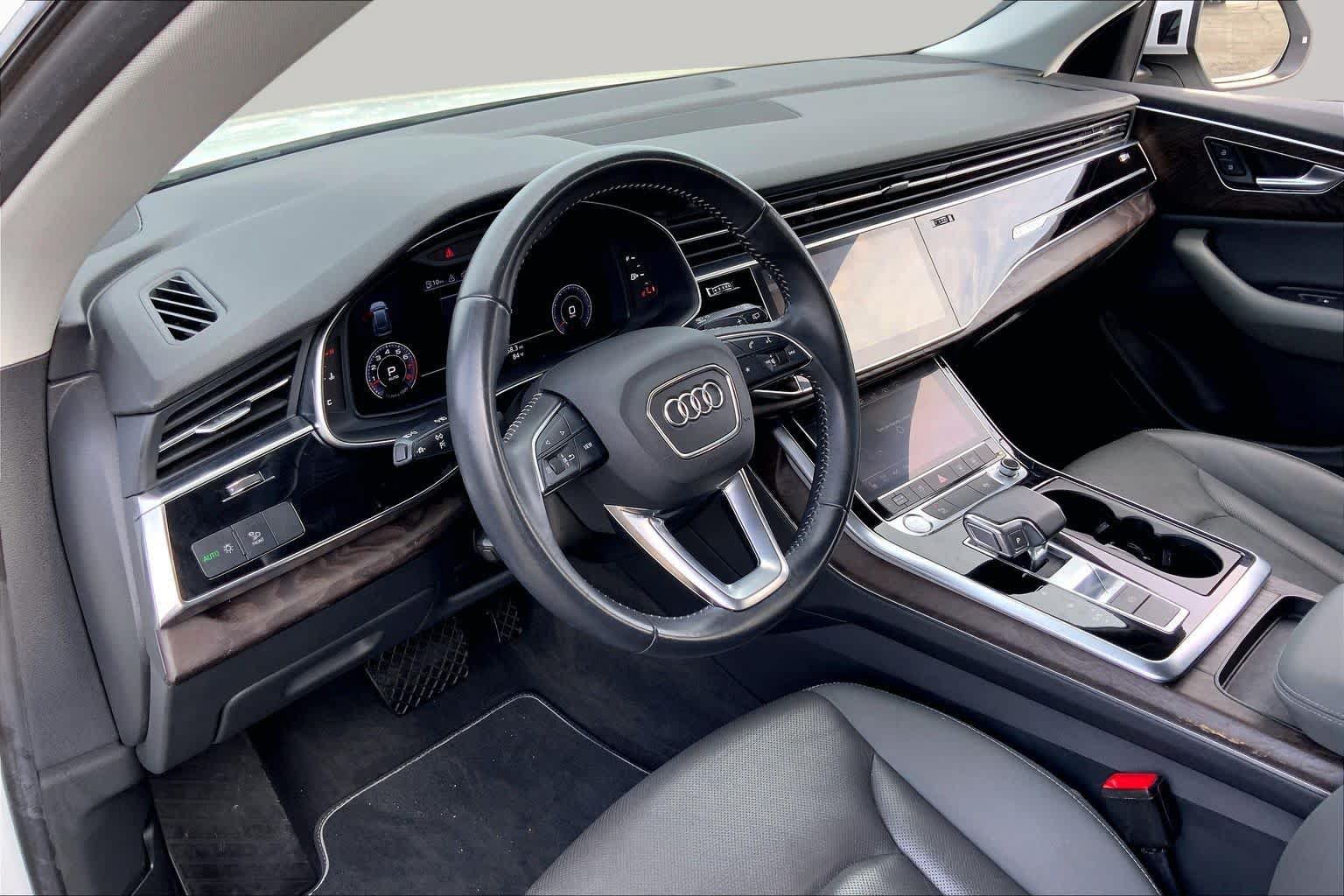 Used 2020 Audi Q8 Premium Plus w/ Premium Plus Package AWD/4WD image 17