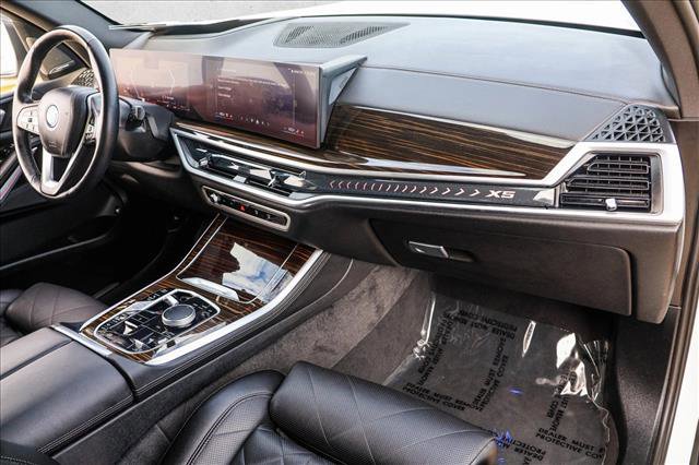 Used 2024 BMW X5 xDrive50e image 27